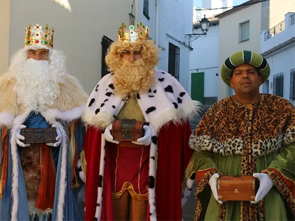 Experience the Splendour of the Three Kings Parade in Granada - 5 January