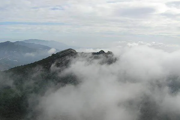 Above the Clouds, Cruz de Juanar