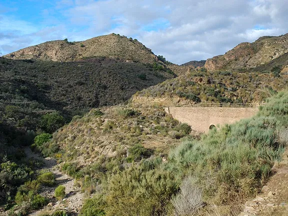 Bédar walk through a mining landscape