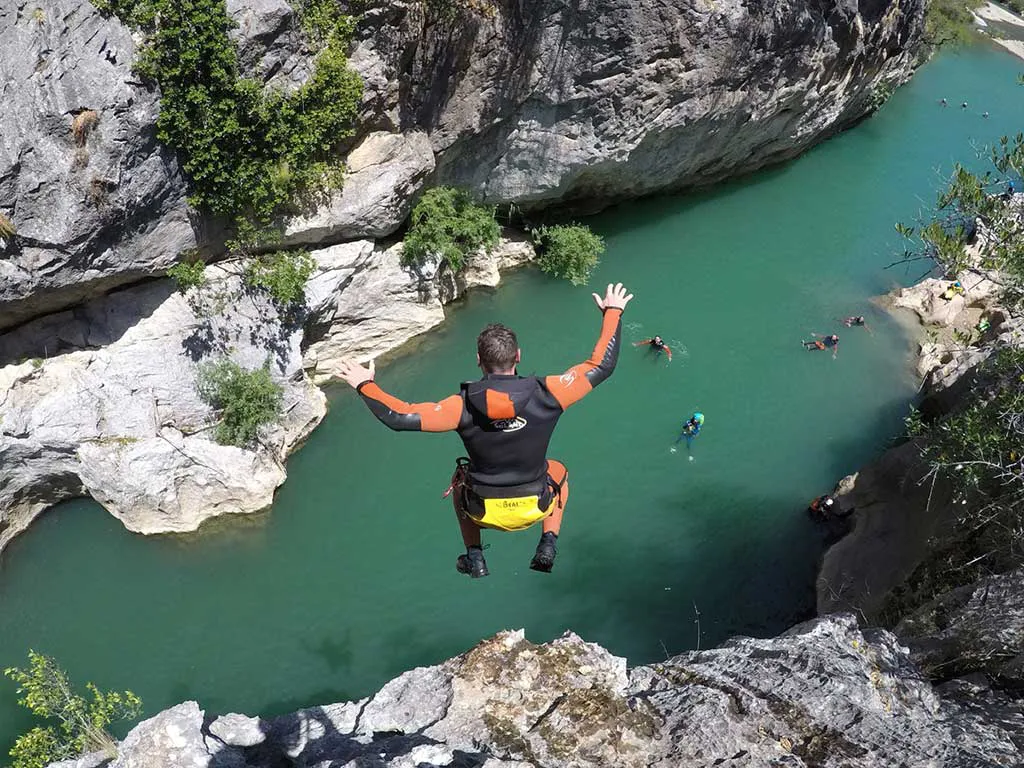 Canyoning in Cañón de las Buitreras near El Colmenar