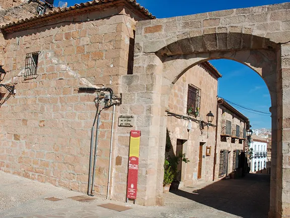 Castillo de Baños south gate