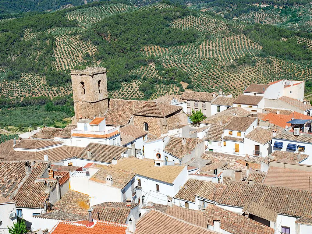 Hornos village beneath the castle