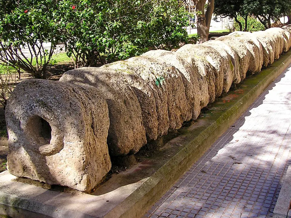 Phoenician aqueduct
