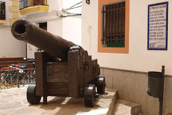 18th century cannon donated to the Lanjaron canoneros