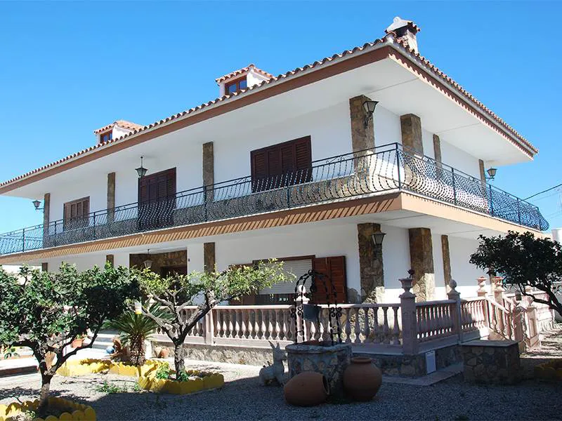 Palomares Colonial Style House