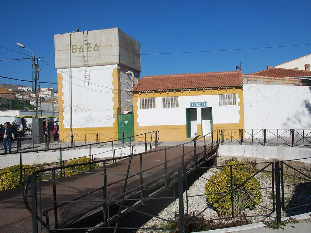 Turntable at Baza station