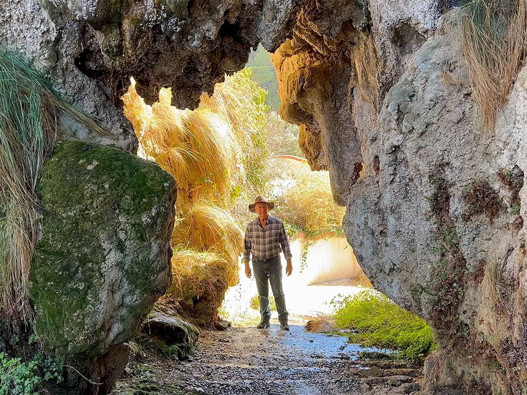 Exploring the Travertine Aqueduct in the Granada Geopark